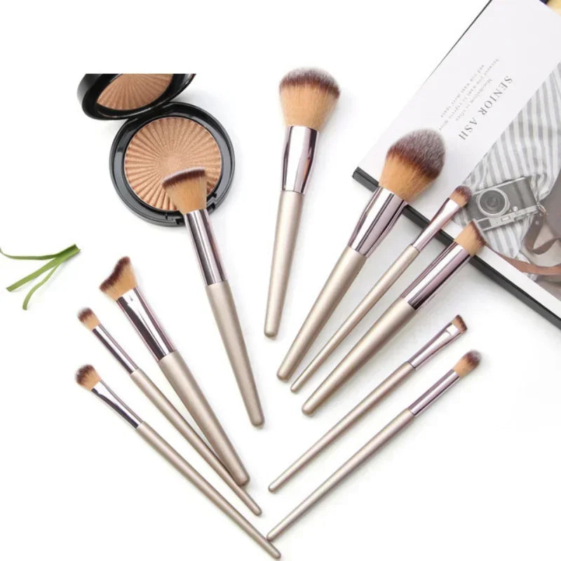 Champagne Makeup Brushes for Women Cosmetic Foundation Powder Blush Eyeshadow Kabuki Blending Make Up Brush Beauty Tools